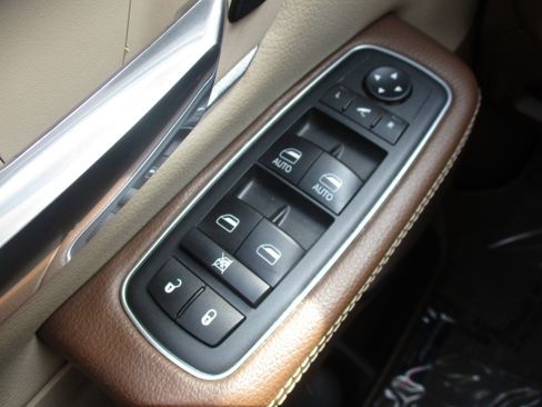 Used 2019 RAM 1500 Laramie image 43