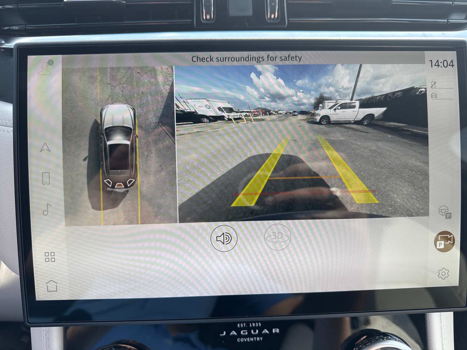 New 2025 Jaguar F-PACE R-Dynamic S AWD/4WD image 13