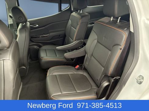 Used 2023 GMC Acadia AT4 AWD/4WD image 10