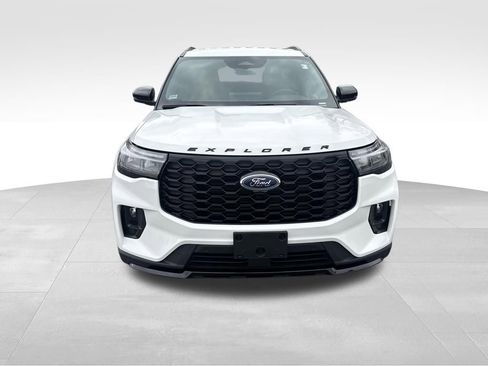 Used 2025 Ford Explorer ST-Line w/ Premium Package RWD image 6