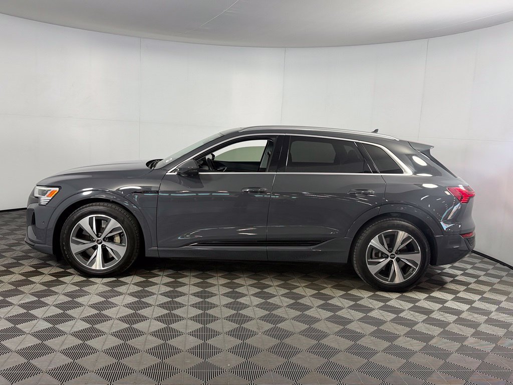 Used 2024 Audi Q8 e-tron Premium Plus w/ Premium Plus Package AWD/4WD image 10