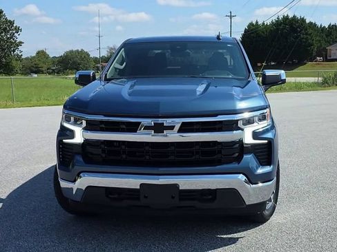 Used 2024 Chevrolet Silverado 1500 LT AWD/4WD image 3