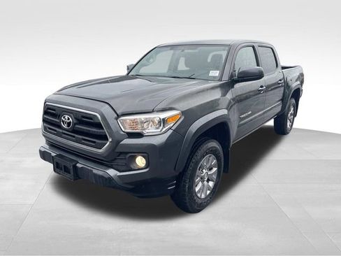 Used 2017 Toyota Tacoma SR5 w/ Tow Package AWD/4WD image 7