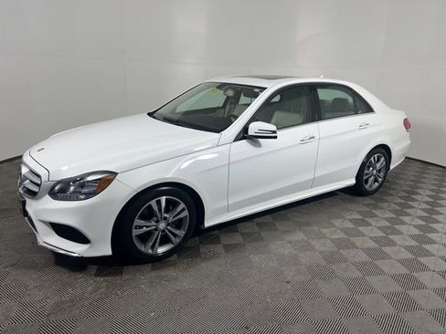 Used 2014 Mercedes-Benz E 250 BlueTEC Sedan image 4