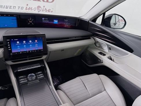 New 2026 Lincoln Nautilus Reserve AWD/4WD image 26