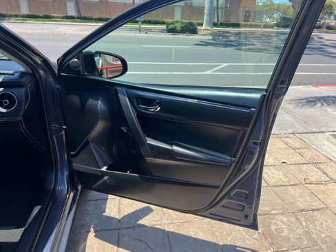 Used 2017 Toyota Corolla SE w/ Carpet Mat Package (TMS) FWD image 29