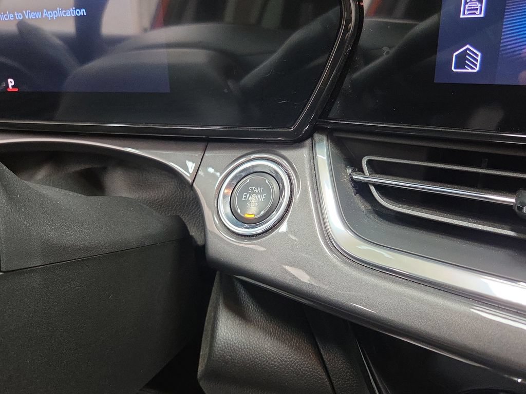 Certified 2024 Chevrolet Trax ACTIV w/ Sunroof Package FWD image 18
