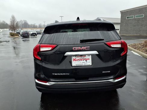 Used 2024 GMC Terrain SLT w/ Infotainment Package II AWD/4WD image 4