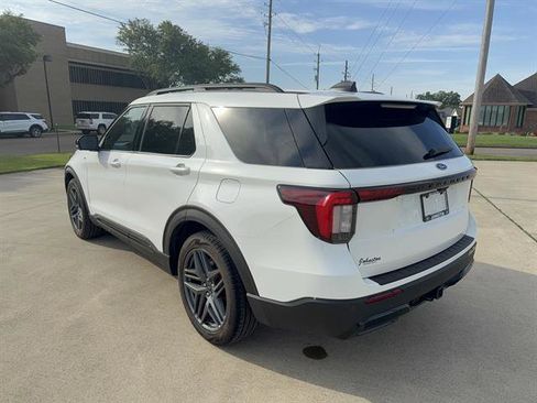 Used 2025 Ford Explorer ST-Line w/ Premium Package RWD image 5