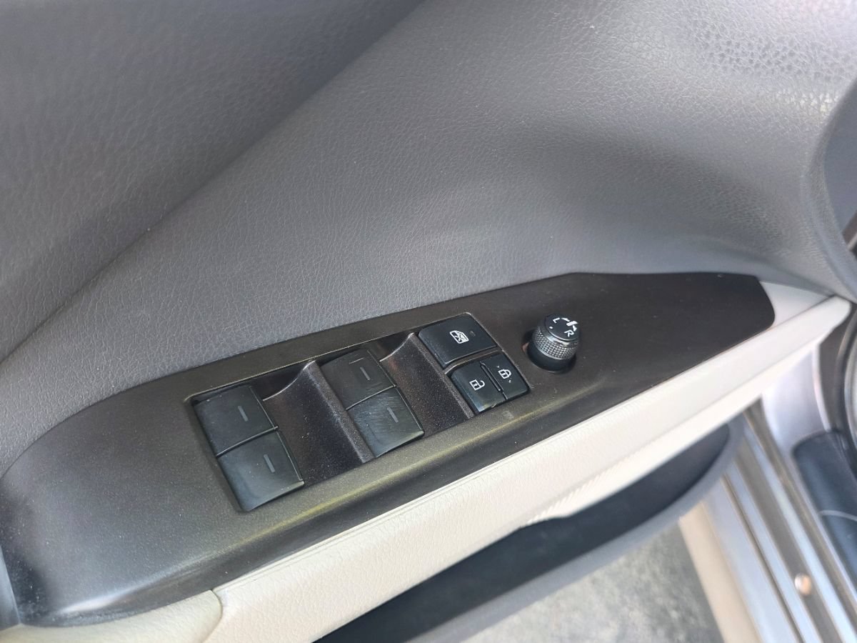Used 2021 Toyota Camry LE w/ Carpet Mat Package (TMS) FWD image 14