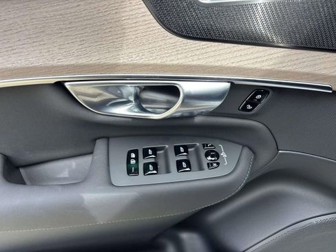 New 2026 Volvo XC90 B6 Plus w/ Protection Package Premier image 13