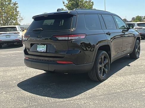New 2025 Jeep Grand Cherokee L Limited w/ Luxury Tech Group II image 3