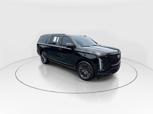 Used 2025 Cadillac Escalade ESV Sport Platinum AWD/4WD image 2