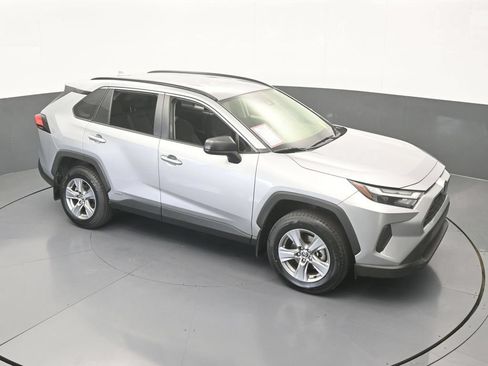 Used 2024 Toyota RAV4 LE AWD/4WD image 42