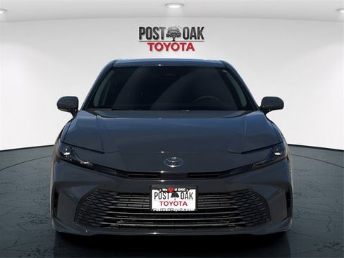 Used 2026 Toyota Camry LE image 2