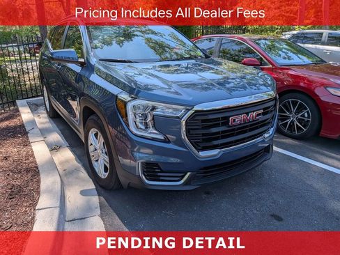 Used 2024 GMC Terrain SLE w/ Driver Convenience Package FWD image 1