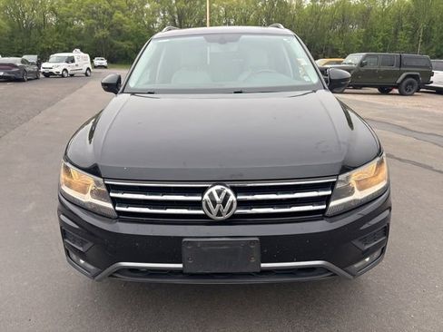 Used 2018 Volkswagen Tiguan SEL AWD/4WD image 2