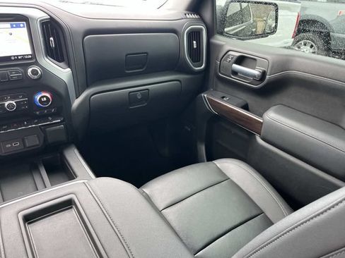 Used 2021 GMC Sierra 1500 SLT w/ SLT Premium Plus Package AWD/4WD image 18