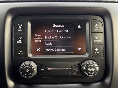 Used 2018 Jeep Compass Latitude w/ Cold Weather Group image 13