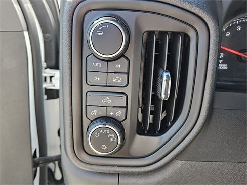 Used 2023 Chevrolet Silverado 1500 Custom image 27