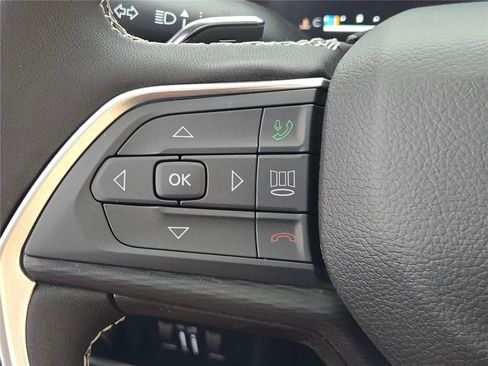 New 2025 Jeep Grand Cherokee Laredo w/ MOPAR Finishing Package image 33