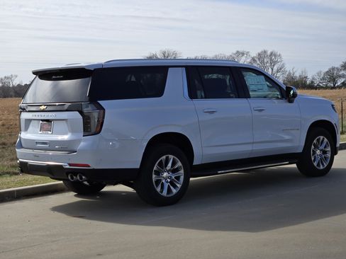 New 2026 Chevrolet Suburban Premier AWD/4WD image 3