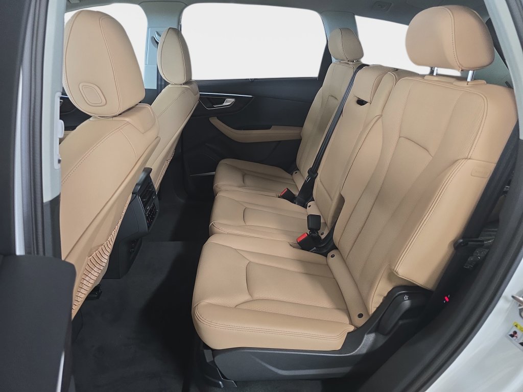 New 2026 Audi Q7 3.0T Premium Plus AWD/4WD image 8