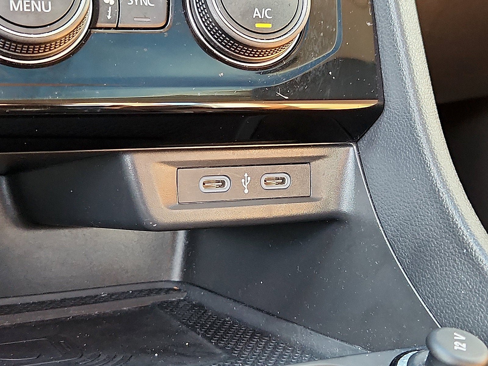 Certified 2023 Volkswagen Jetta SEL FWD image 26