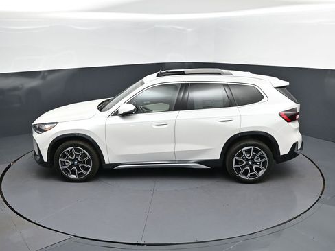New 2026 BMW X1 xDrive28i w/ Technology Package AWD/4WD image 32