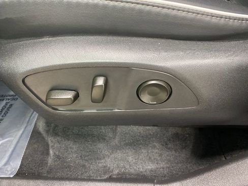 Certified 2025 Buick Enclave Sport Touring AWD/4WD image 37