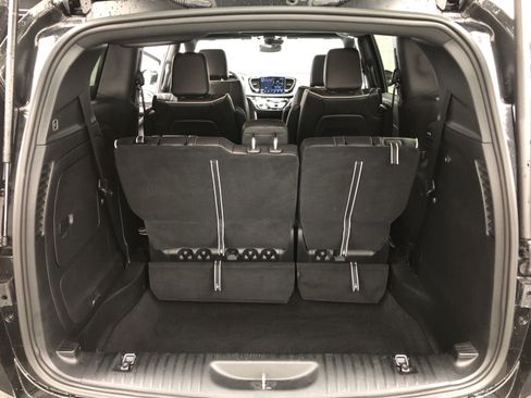 Used 2023 Chrysler Pacifica Limited w/ S Appearance Package image 7