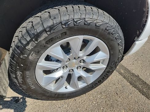 Certified 2022 Chevrolet Silverado 1500 Custom AWD/4WD image 46
