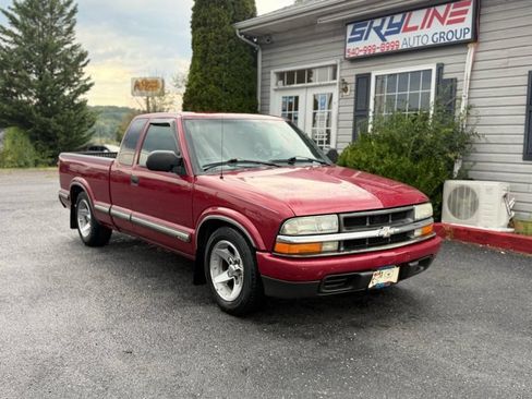 Used 2002 Chevrolet S10 Pickup LS w/ LS Preferred Equipment Group RWD image 4