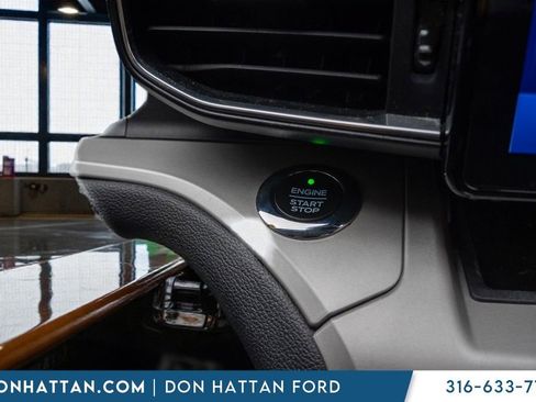 Used 2020 Ford Explorer XLT w/ Equipment Group 202A image 11