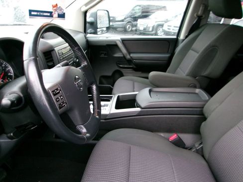 Used 2011 Nissan Titan SV w/ SV Premium Utility Pkg image 9