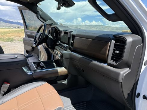Used 2024 Chevrolet Silverado 3500 High Country w/ High Country Premium Package AWD/4WD image 39