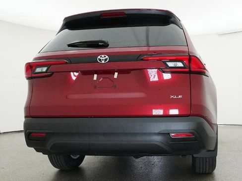 New 2026 Toyota Grand Highlander XLE image 10