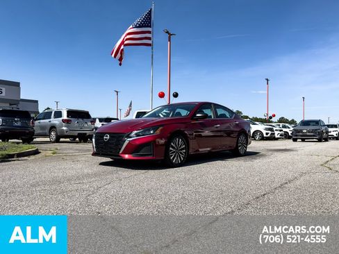 Used 2025 Nissan Altima 2.5 SV FWD image 16