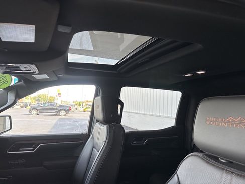 Used 2025 Chevrolet Silverado 1500 High Country w/ Technology Package image 12