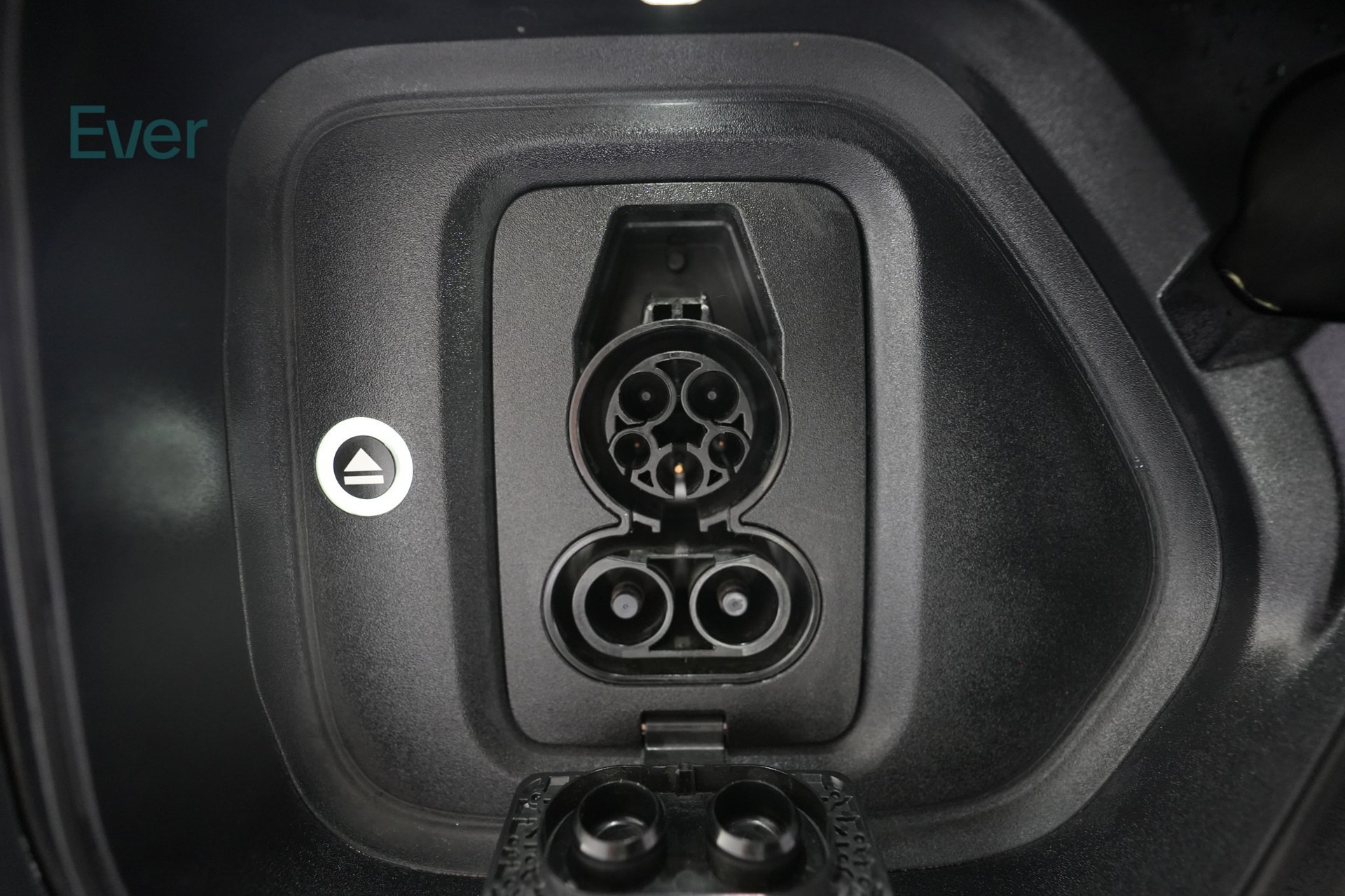 Used 2025 Rivian R1T Premium Tri AWD/4WD image 10