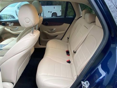 Used 2022 Mercedes-Benz GLC 300 4MATIC image 9