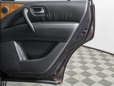 Used 2021 Nissan Armada SL w/ Captain's Chairs Package AWD/4WD image 46