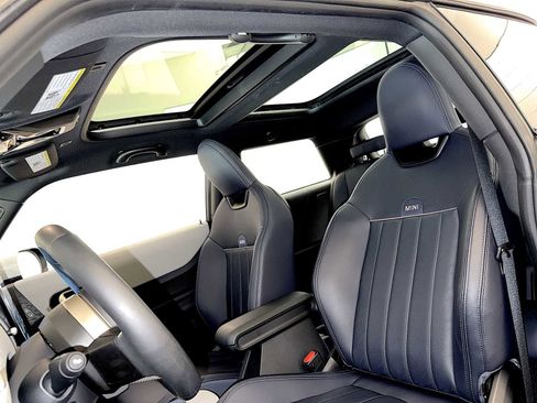 Certified 2025 MINI Cooper S image 19