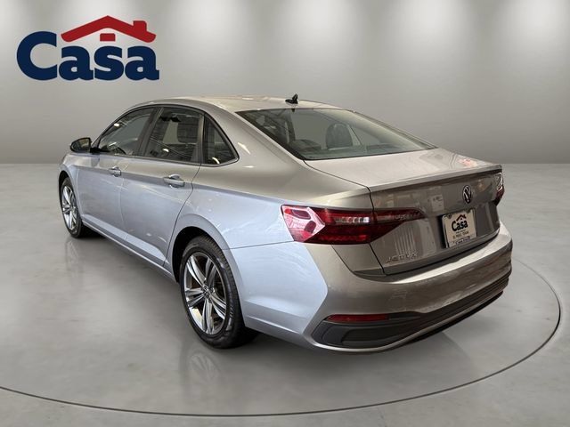 Used 2024 Volkswagen Jetta SE FWD image 4
