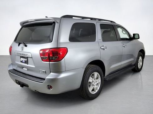 Used 2016 Toyota Sequoia SR5 AWD/4WD image 3
