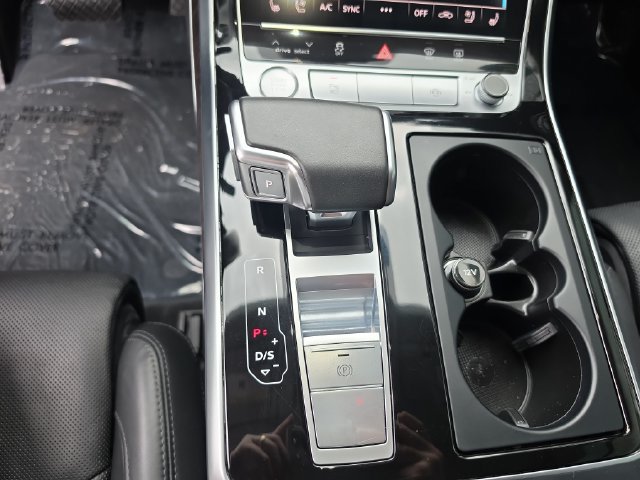 Used 2020 Audi Q8 Prestige AWD/4WD image 22