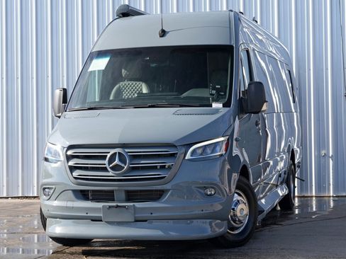 Used 2023 Mercedes-Benz Sprinter 3500 w/ Parking Package image 3
