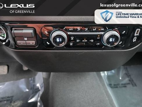 Used 2025 Chevrolet Silverado 2500 LT AWD/4WD image 17