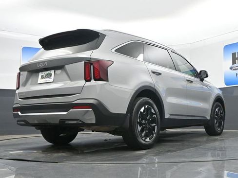 Used 2025 Kia Sorento S w/ Panoramic Sunroof Package FWD image 22