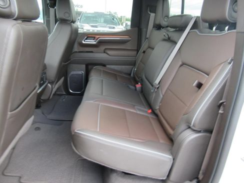 Used 2023 GMC Sierra 1500 Denali w/ Denali Reserve Package AWD/4WD image 36